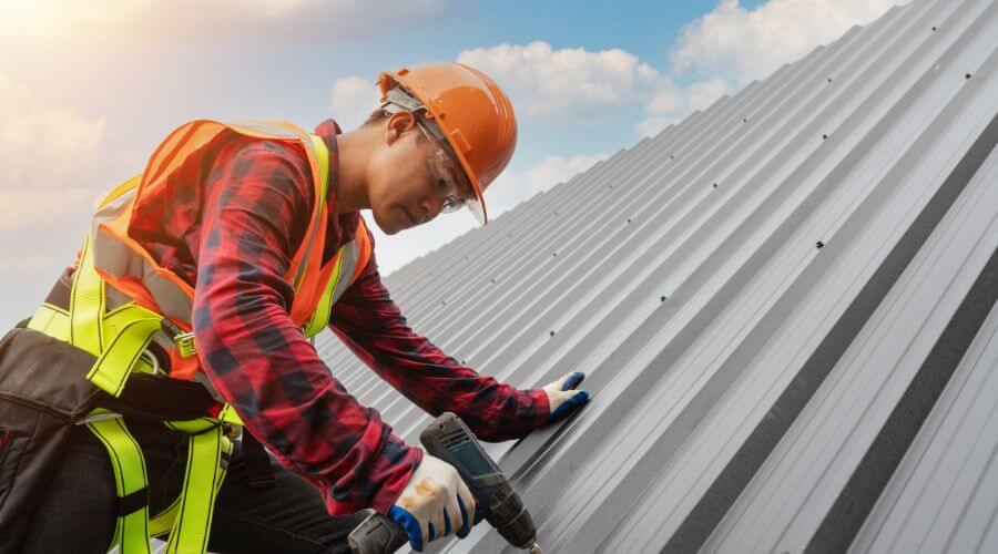 Professional residential roofers in Powder River, WY